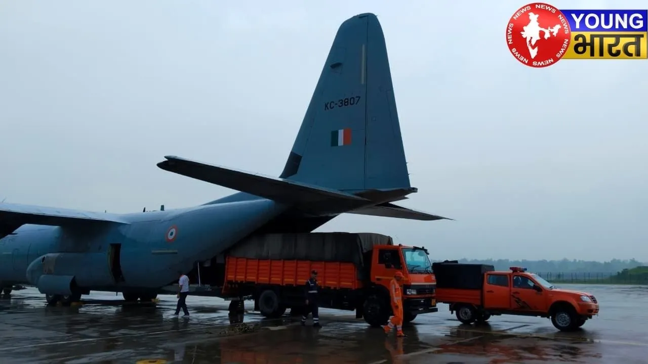 C130 and IL76 taking off shortly with NDRF load from Hindon to Jammu carrying relief and rescue materials