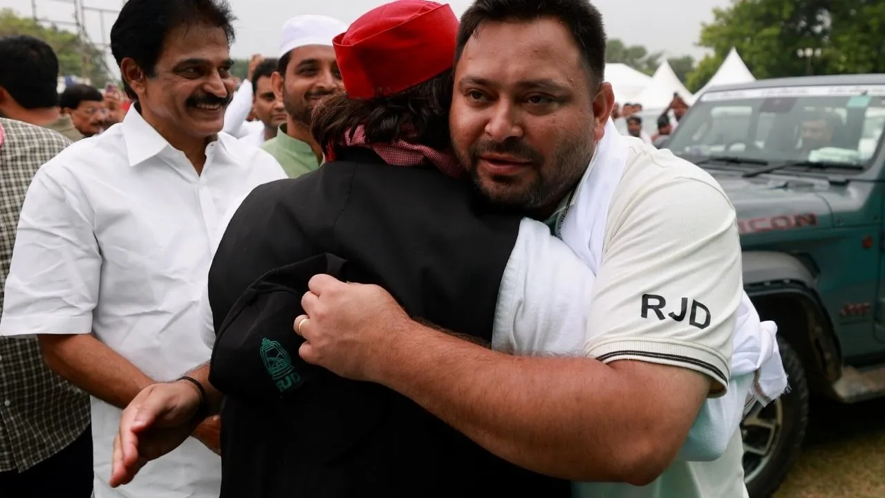 Tejaswi and Akhilesh Yadav