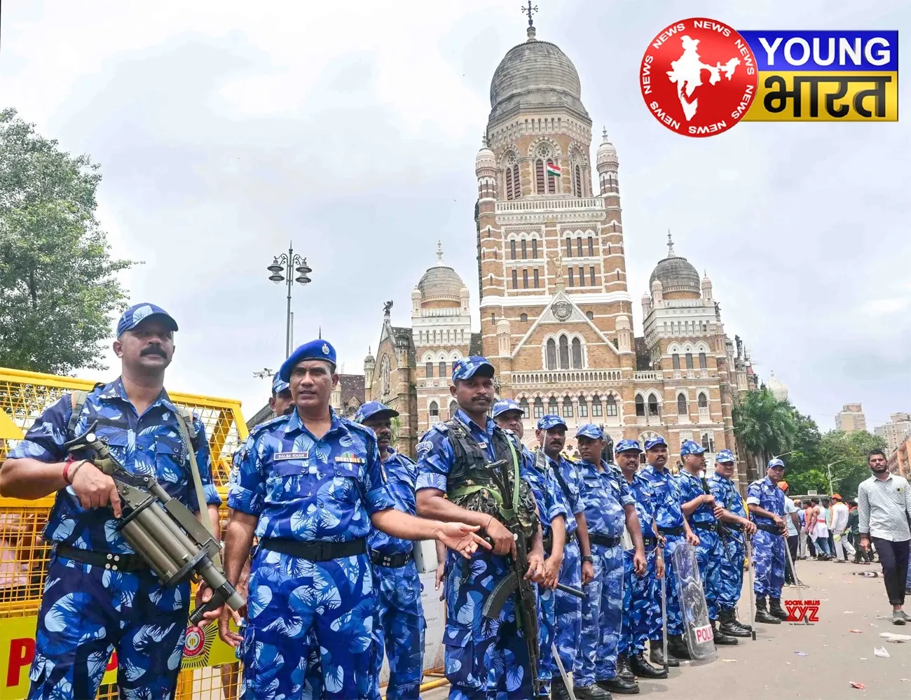 Live : मुंबई पुलिस आजाद मैदान खाली कराने पहुंची, जरांगे समर्थकों से बहस | यंग भारत न्यूज