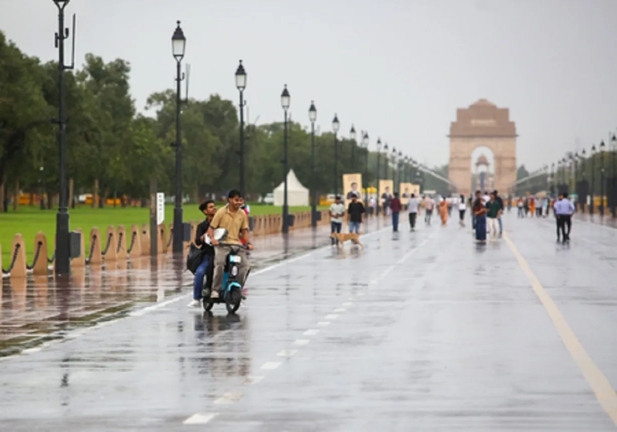 Heavy rainfall in delhi