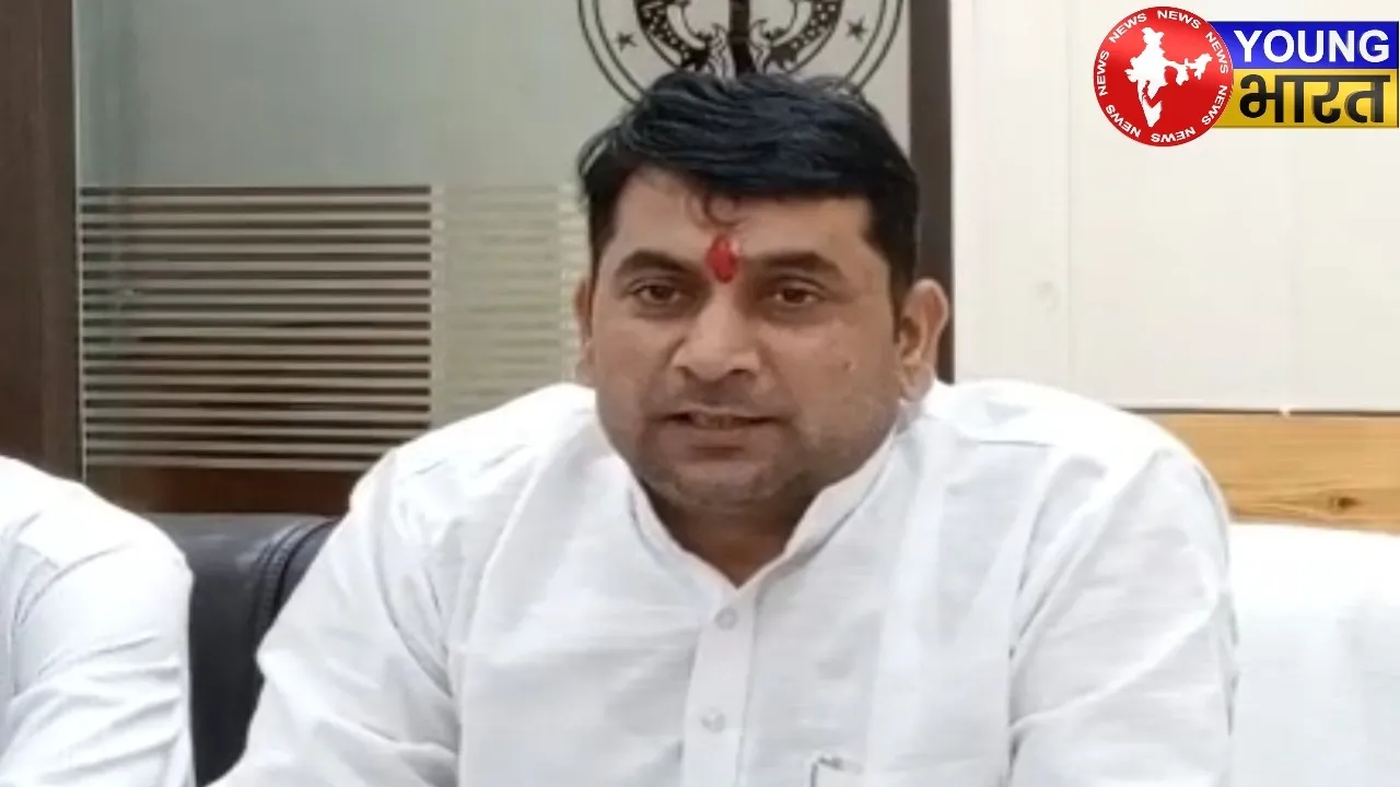 Dr Somendra Tomar