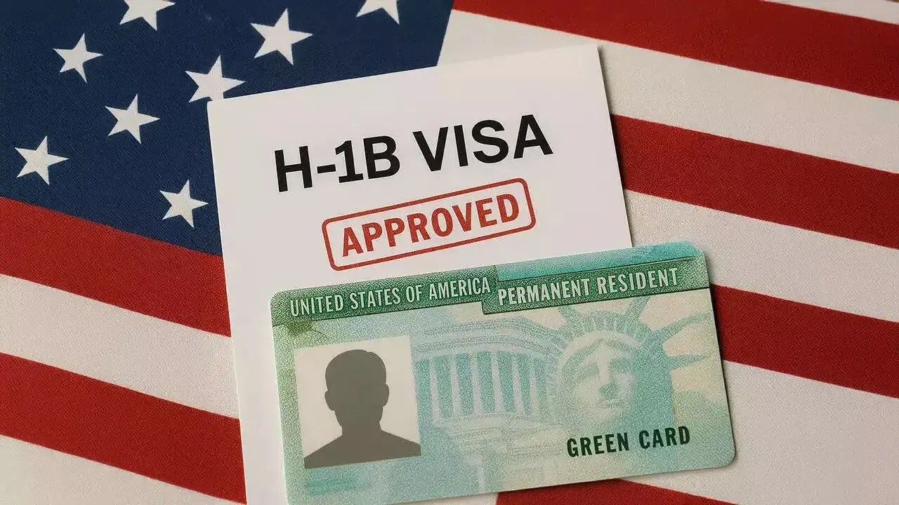Explainer H-1B Visa : भारतीयों का अमेरिकी ड्रीम, अब $100K की दीवार? आसान गाइड | यंग भारत न्यूज