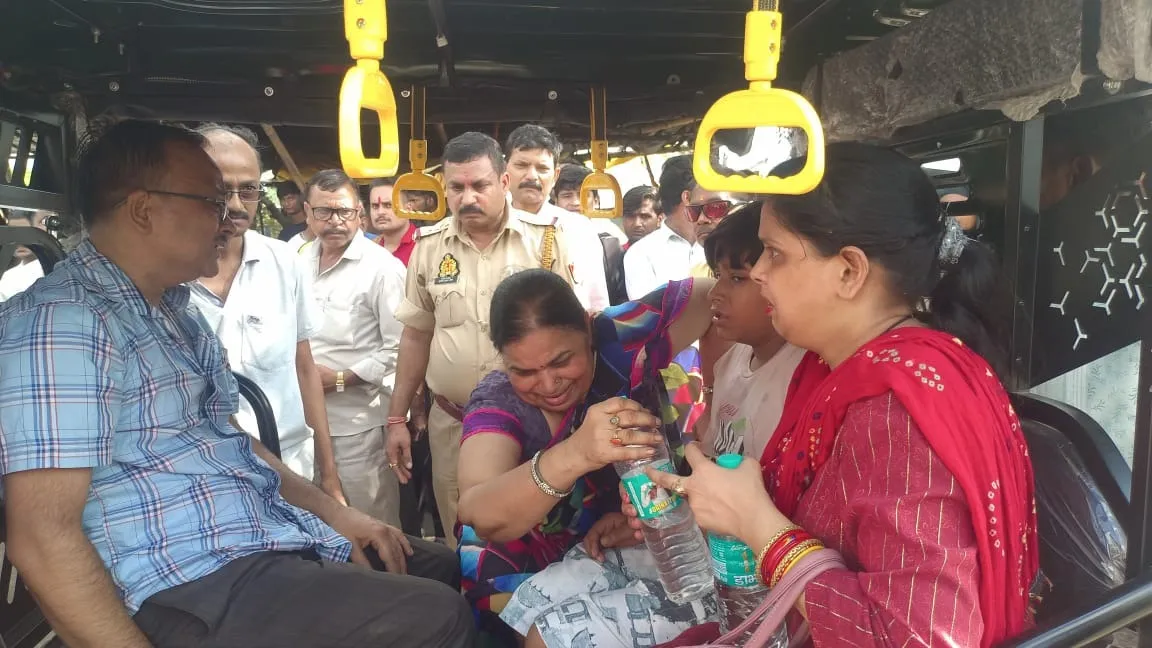 बरेली मोड जलालाबाद रोड खाटु श्याम मंदिर के सामने सडक दुर्घटना में पत्नी व बेटी की मृत्यु से आहत हिमांश गुप्ता व  परिजन