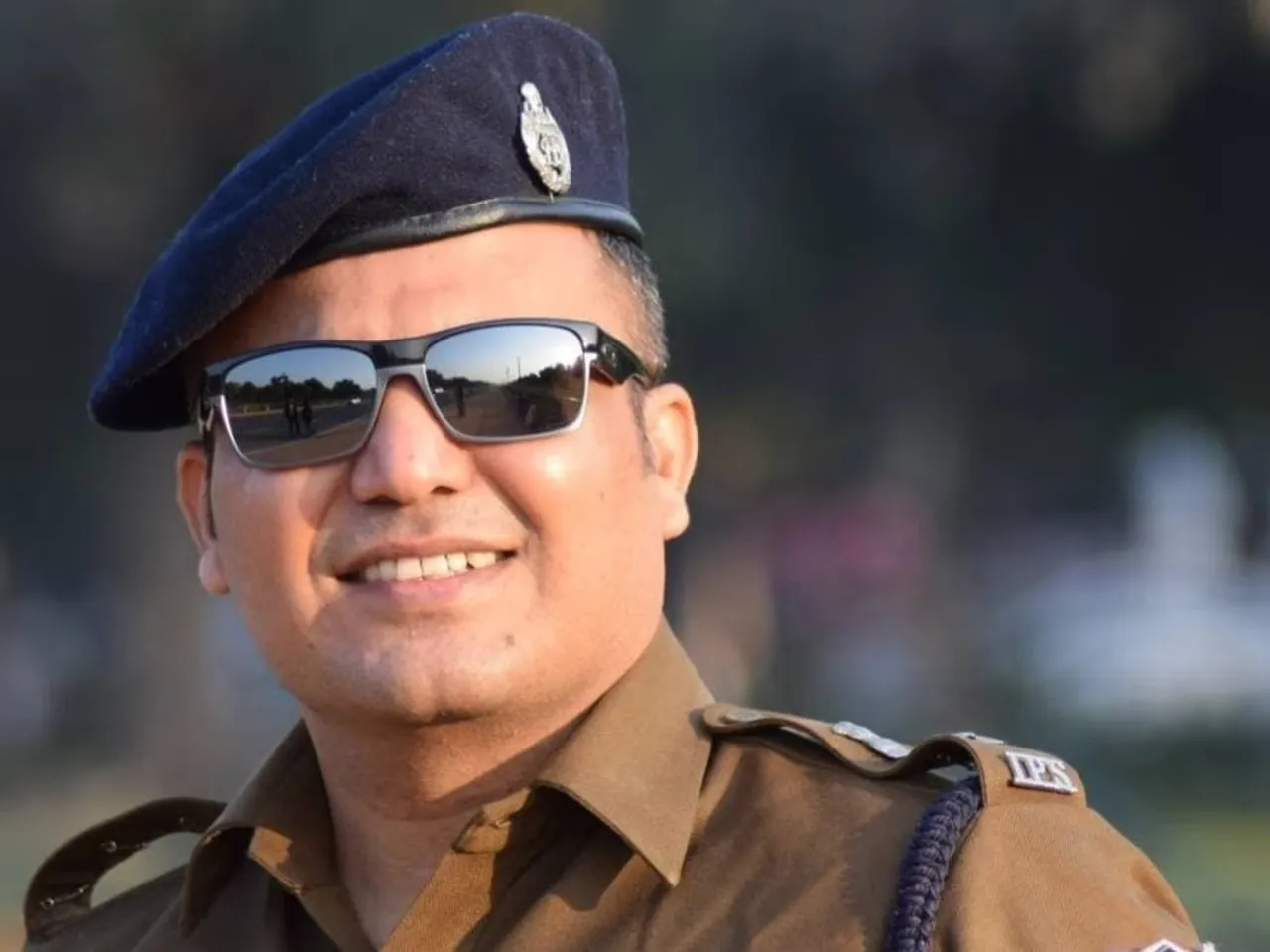 Explainer : Bihar में खाकी वर्दी वाले 'सिंघम' ने भी ठोकी चुनावी ताल, कौन हैं पूर्व IPS शिवदीप लांडे? | यंग भारत न्यूज