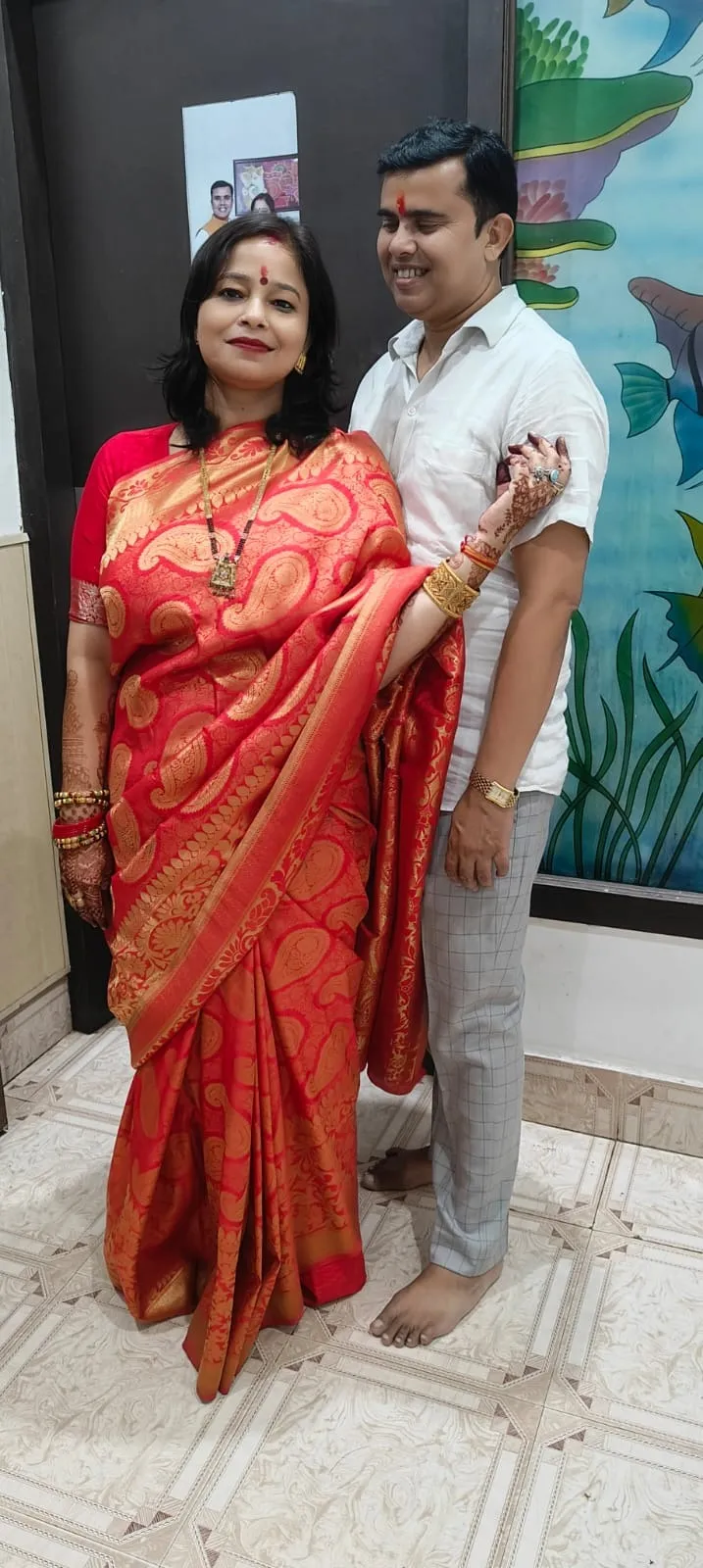 करवाचौथ पूजन के बाद पति आशीष गुप्ता के साथ भाजपा महानगर अध्यक्ष शिल्पी गुप्ता