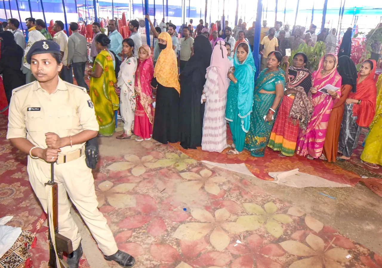 बिहार चुनाव में बंपर मतदान किसके लिए 'गुड न्यूज'? क्या कहता है वोटिंग ट्रेंड्स? | यंग भारत न्यूज
