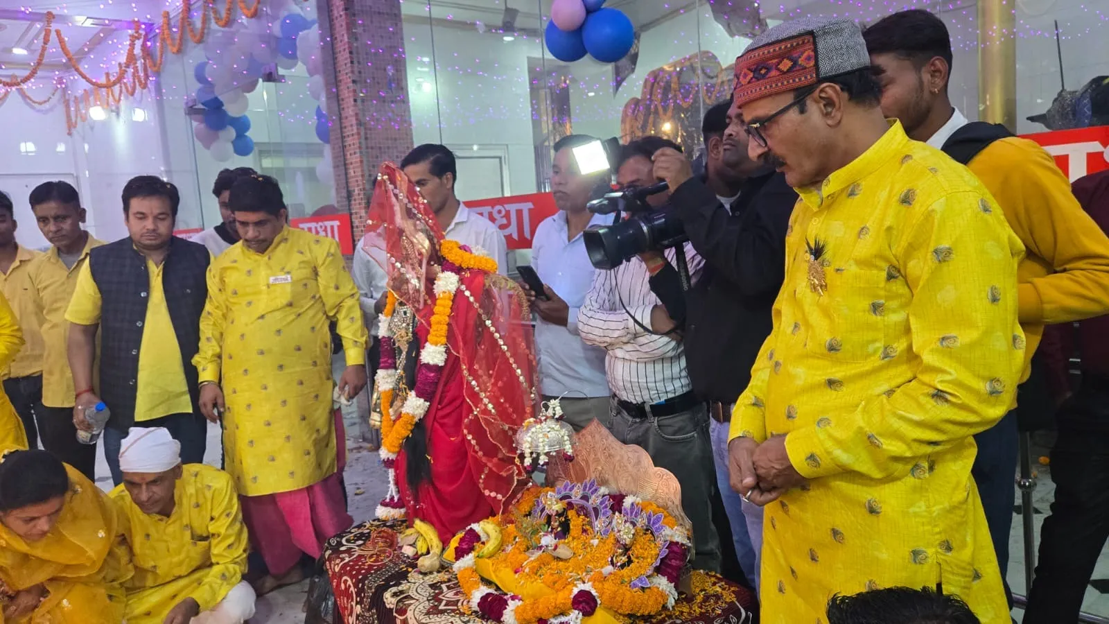 शालिग्राम तुलसी विवाह में स्वयंसेवा के लिए सतर्क कार्यकर्ता