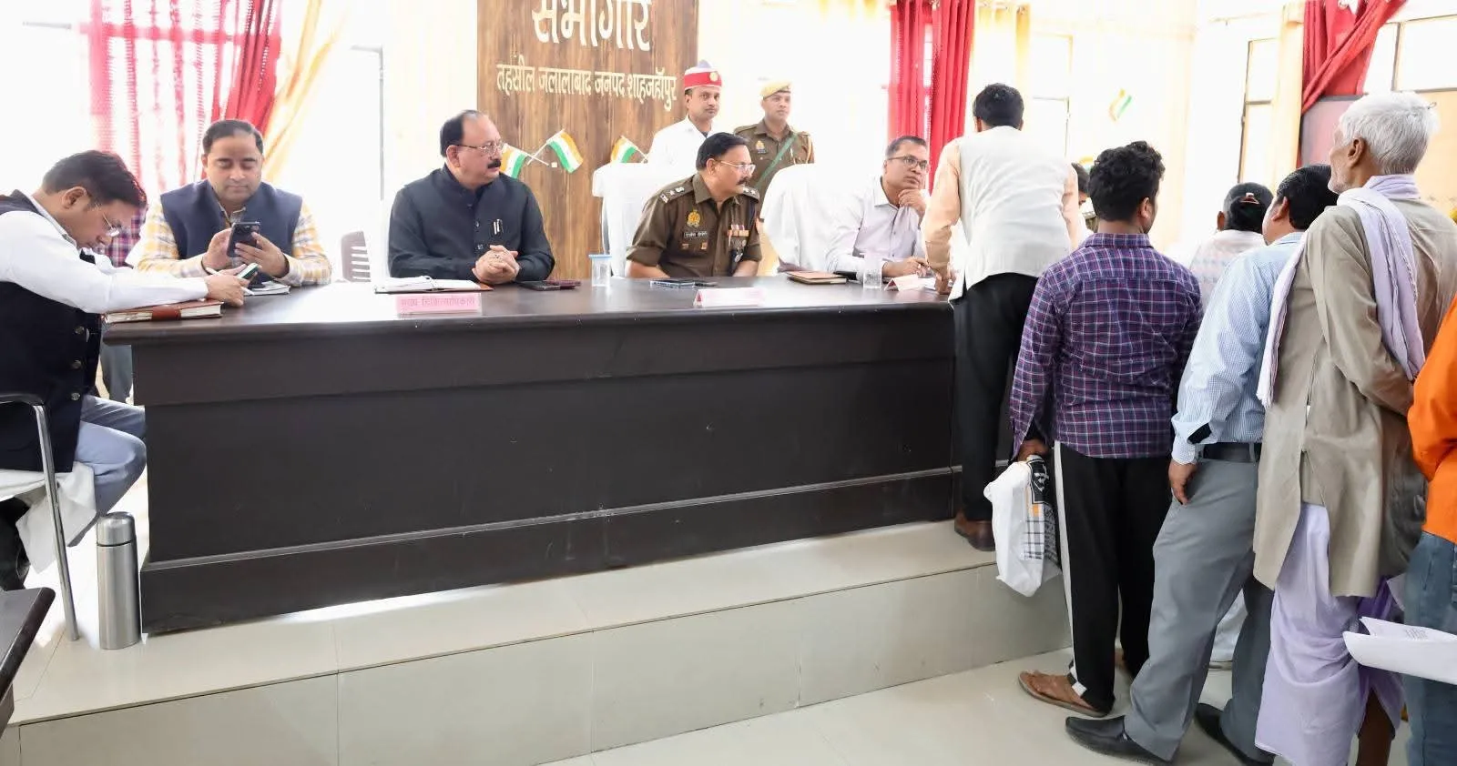 सम्पूर्ण समाधान दिवस” में उमड़ी जनता