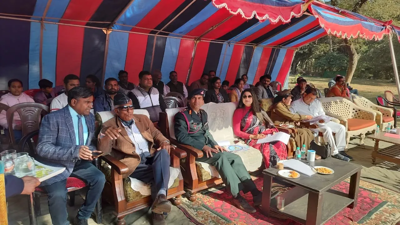 एनसीसी स्थापना दिवस समारोह में मौजूद कमांडिग आफिसर कर्नल आनंद शर्मा साथ में उनकी धर्मपत्नी  तथा ग्रुप कैप्टन प्रमोद कुमार गुप्ता आदि