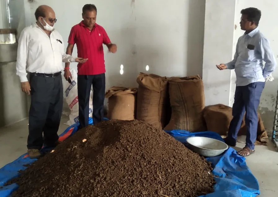 Fertilizer from cow dug 