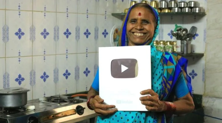Suman celebrated her youtube creators award<br />
