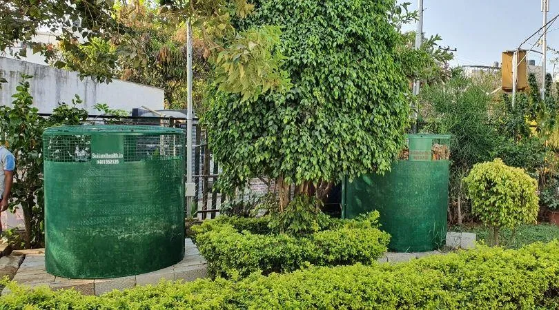 Compost bin