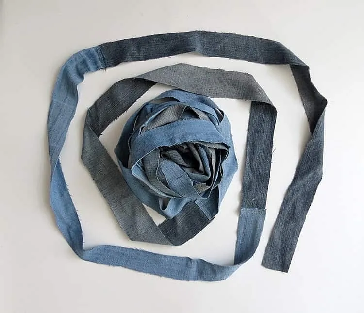 Use of old denim