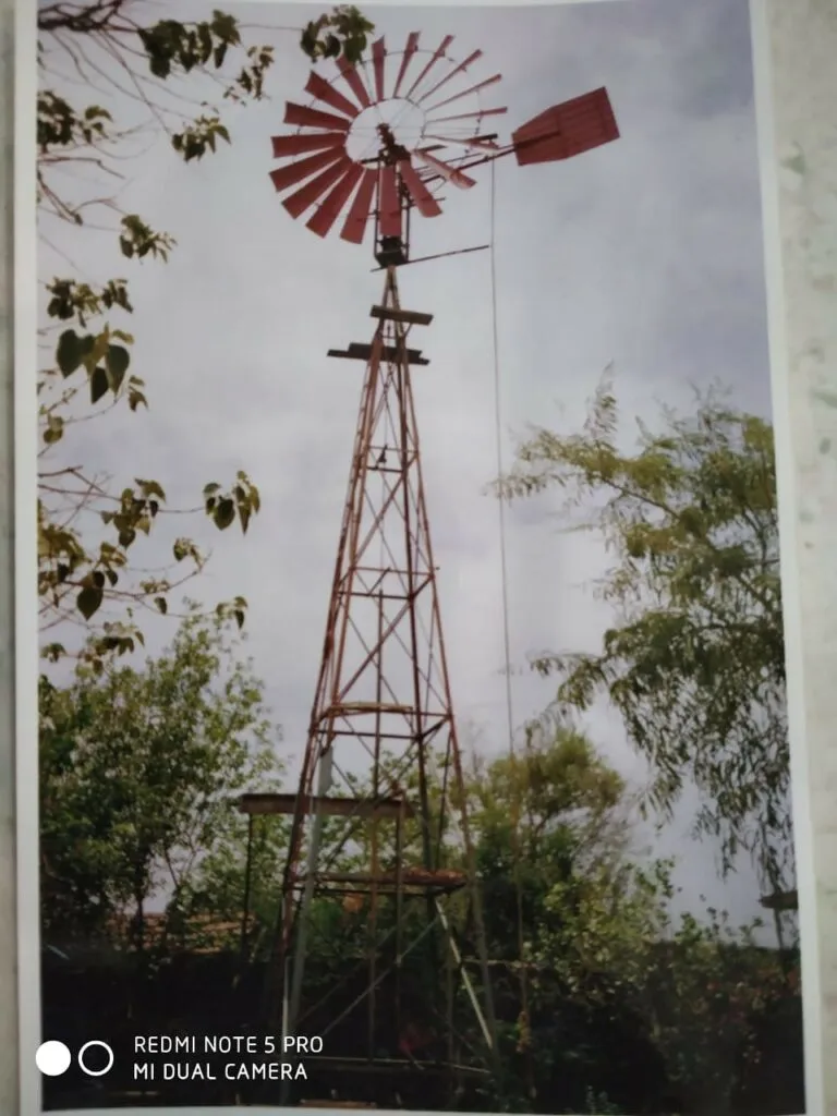 Windmill Powered Water Pump<br />

