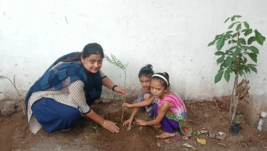  Eco Friendly School