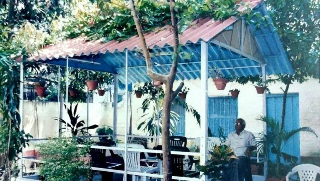 Hanging pots