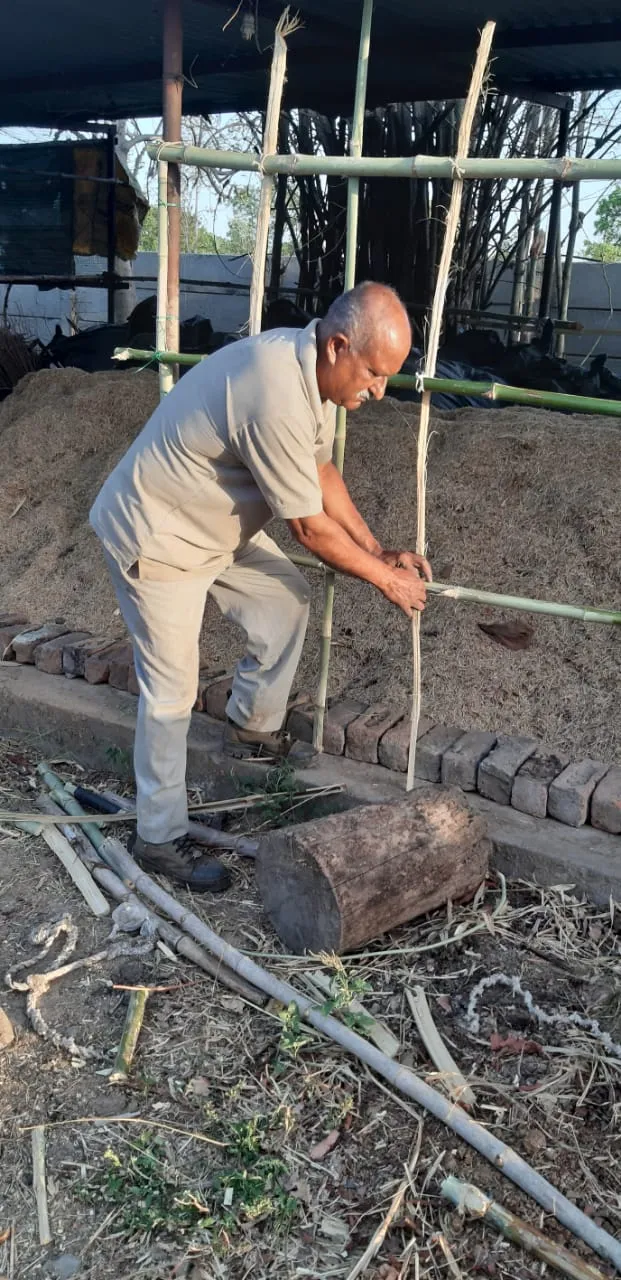 Retired Army Man From Indore Turns Farmer, Earns Lakhs 