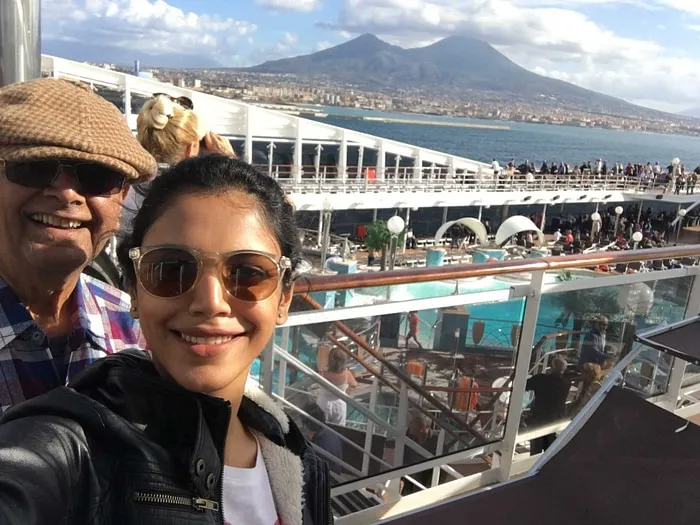 Shriya Pilgaonkar with her grandfather, Arun Narayan Sabnis travelling the worls.