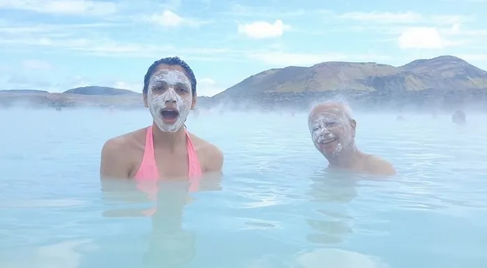 Shriya Pilgaonkar with her grandfather Arun Narayan Sabnis on a trip