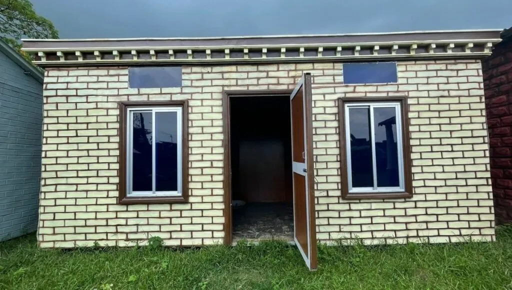 Movable home made by Fibre-Reinforced Plastic
