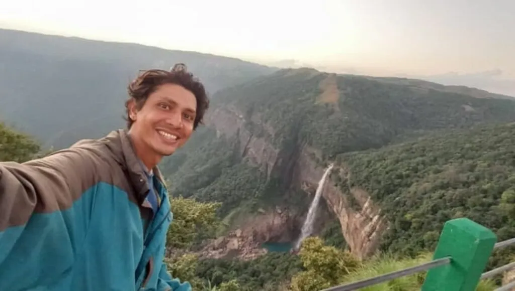 Praveen hasolkar from thane is a bike traveler 