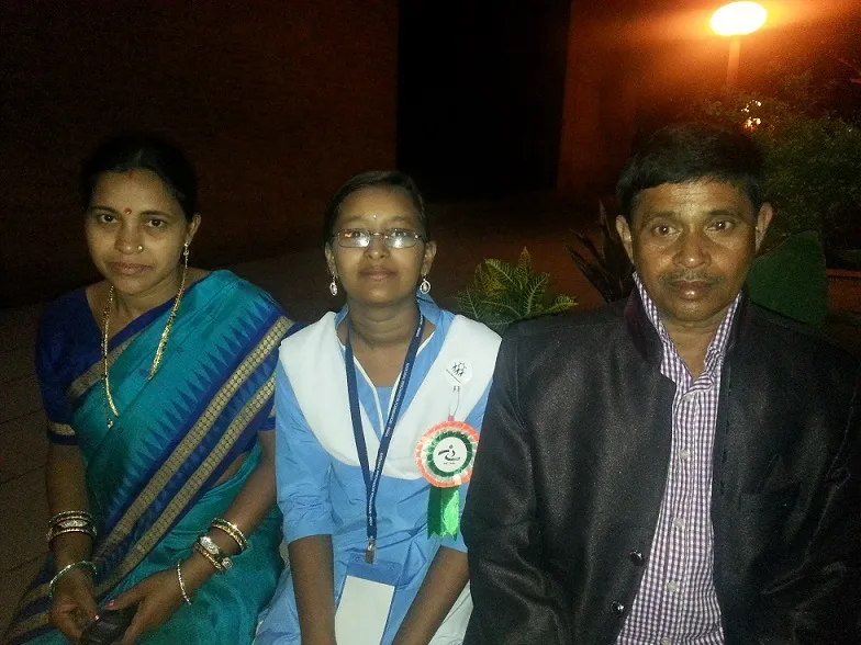 Young Innovator Lipsa Pradhan With Her Parents