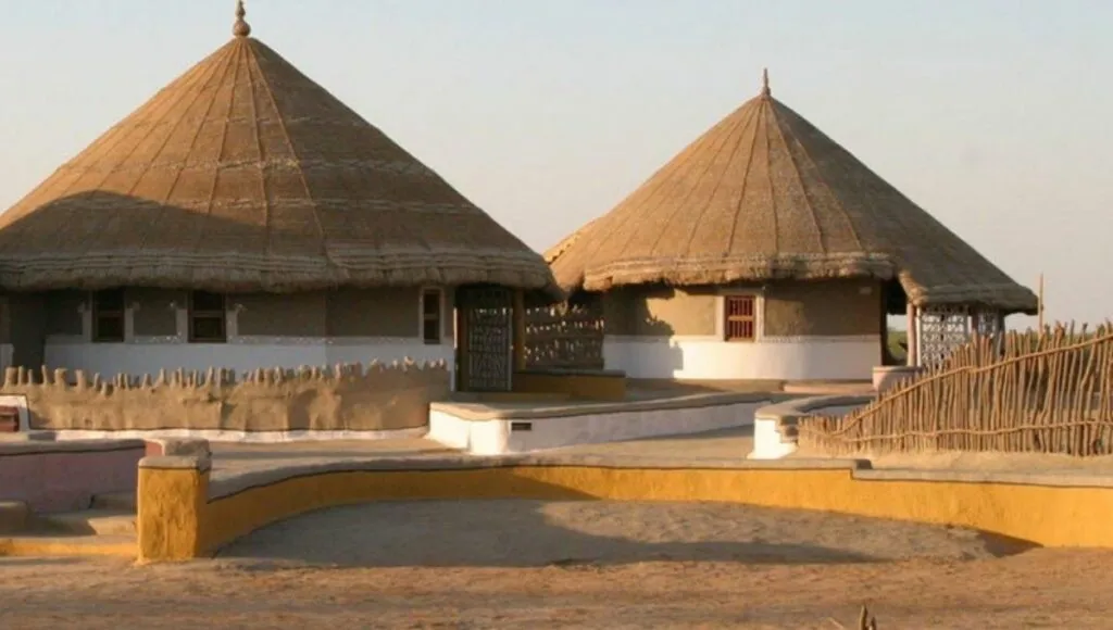 bhunga house kutch