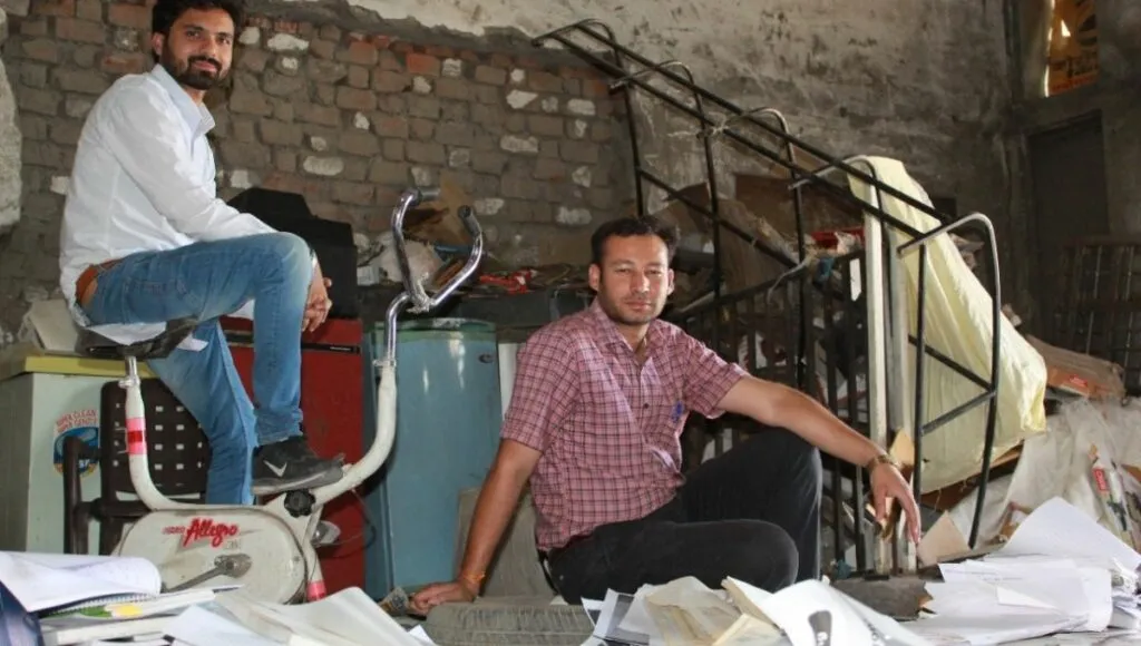 anurag asatt and kavindra, founder of kabadiwala<br />

