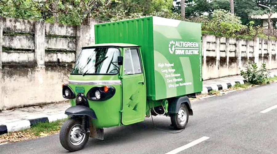 Altigreen’s electric three-wheelers can carry heavy loads<br />

