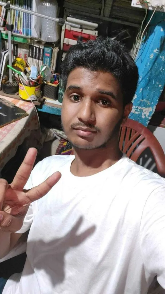 Suraj Kumar Behra after clearing NEET<br />
