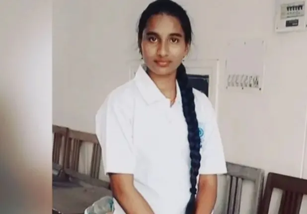 Bindupriya who is managing her father's salon