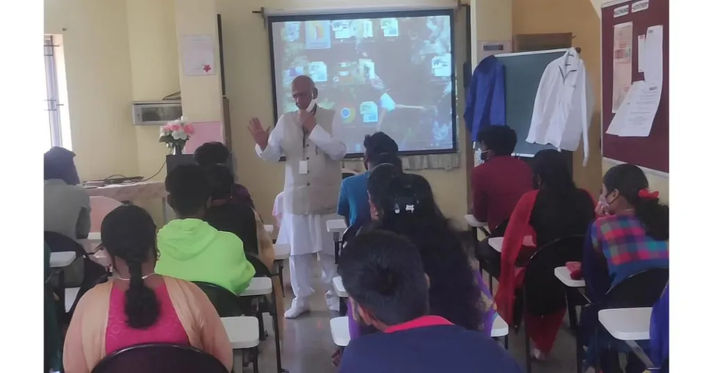 Classes at Kalvi Thunai