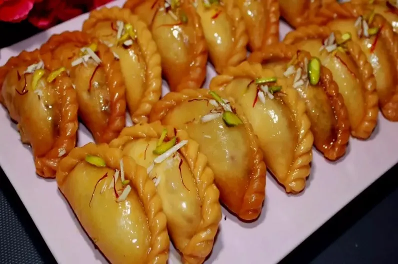 Chashni Gujiya