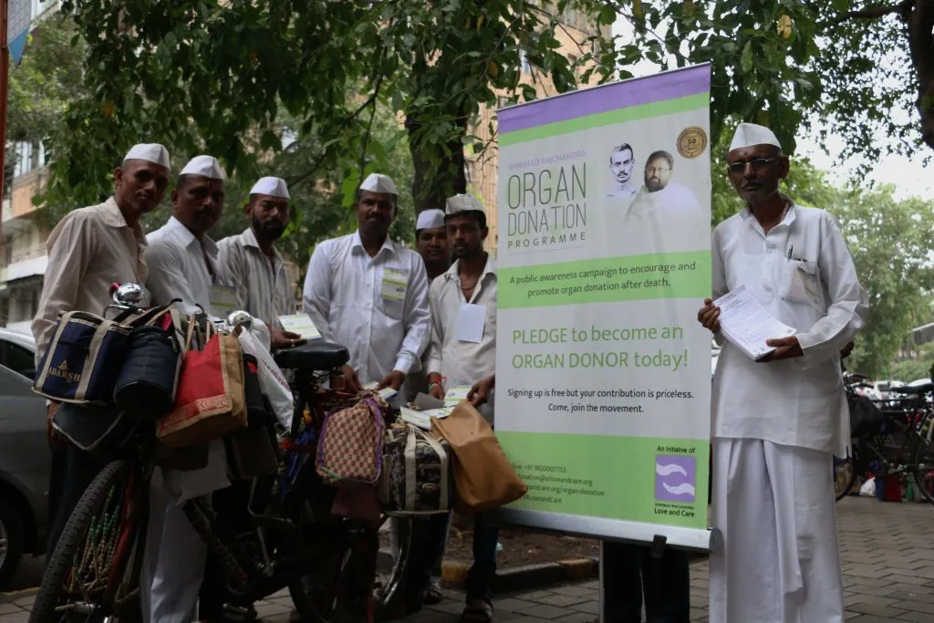 Enthusiastic team of Dabbawalahs set out to spread awareness on Organ Donation in the city