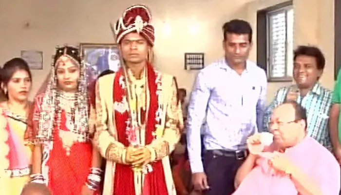 549807-surat-demonetisation-wedding