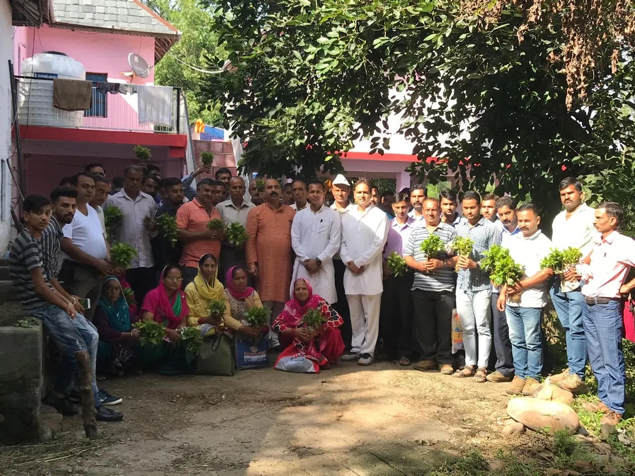 Himachal Man is distributing free coffee saplings