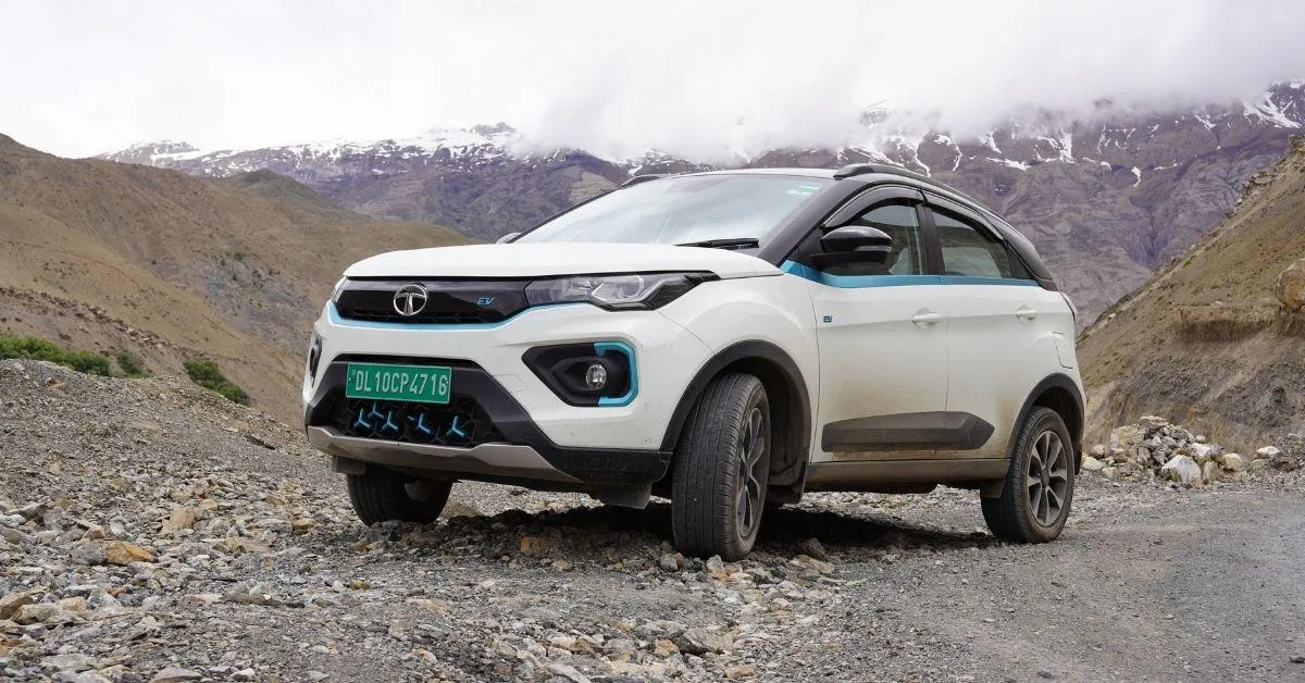 On the way to Kaza by EV SUV