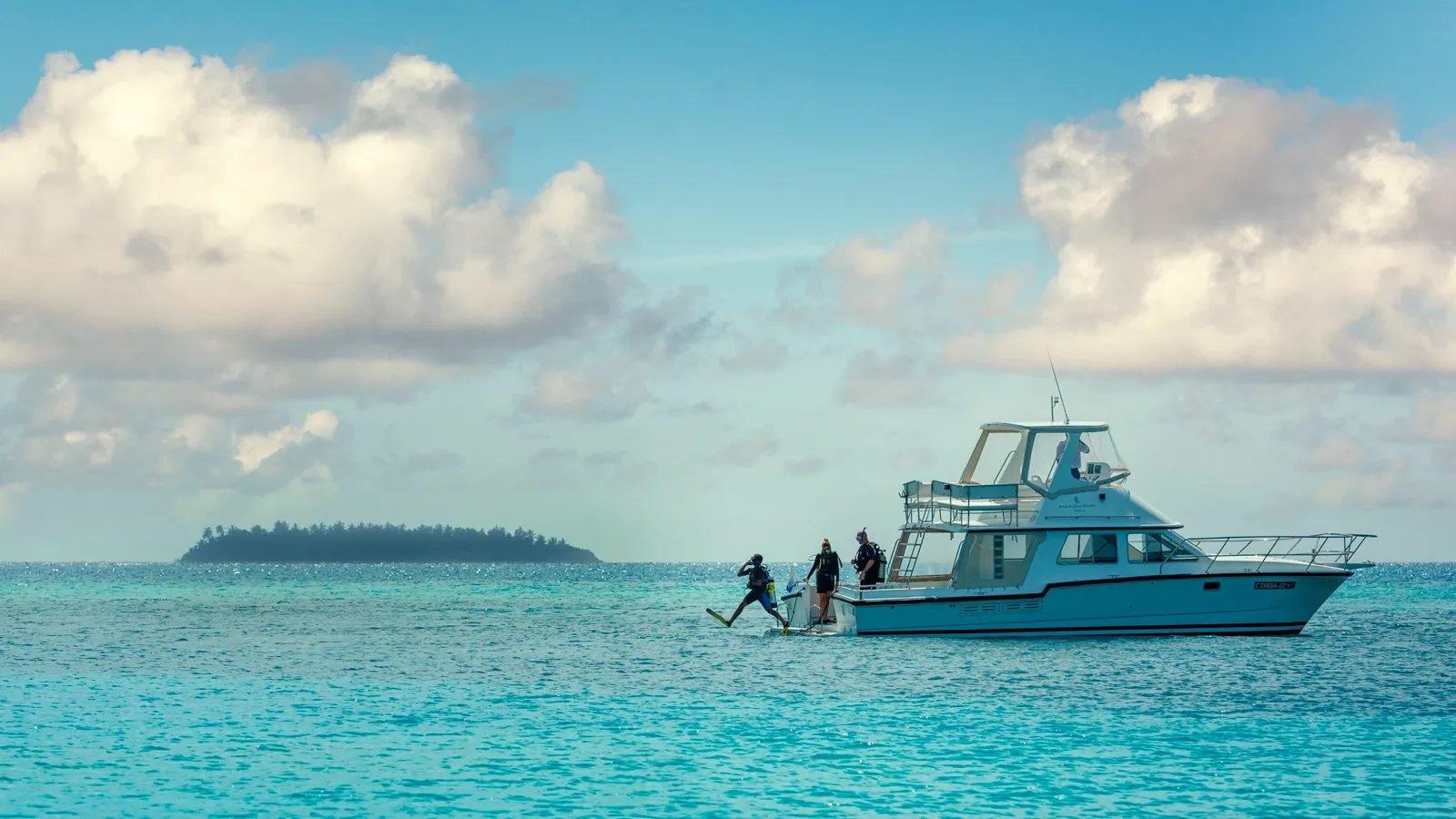 Diving Four Seasons Resort Maldives at Landaa Giraavaru