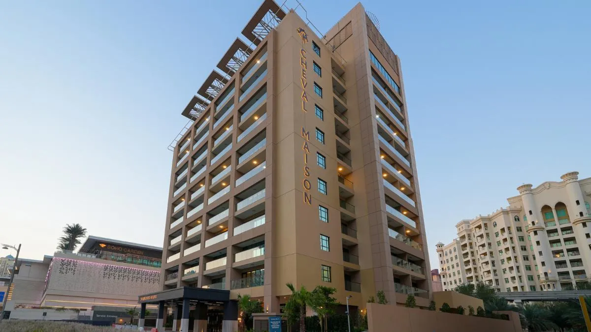 Exterior-Cheval-Maison-The-Palm-Dubai 1