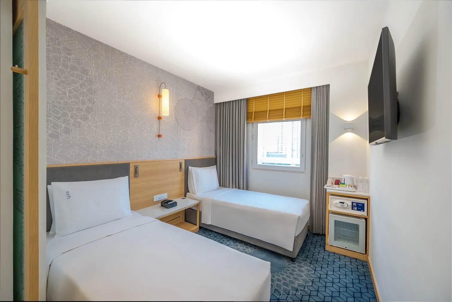 TWIN BEDROOM- OPEN WINDOW