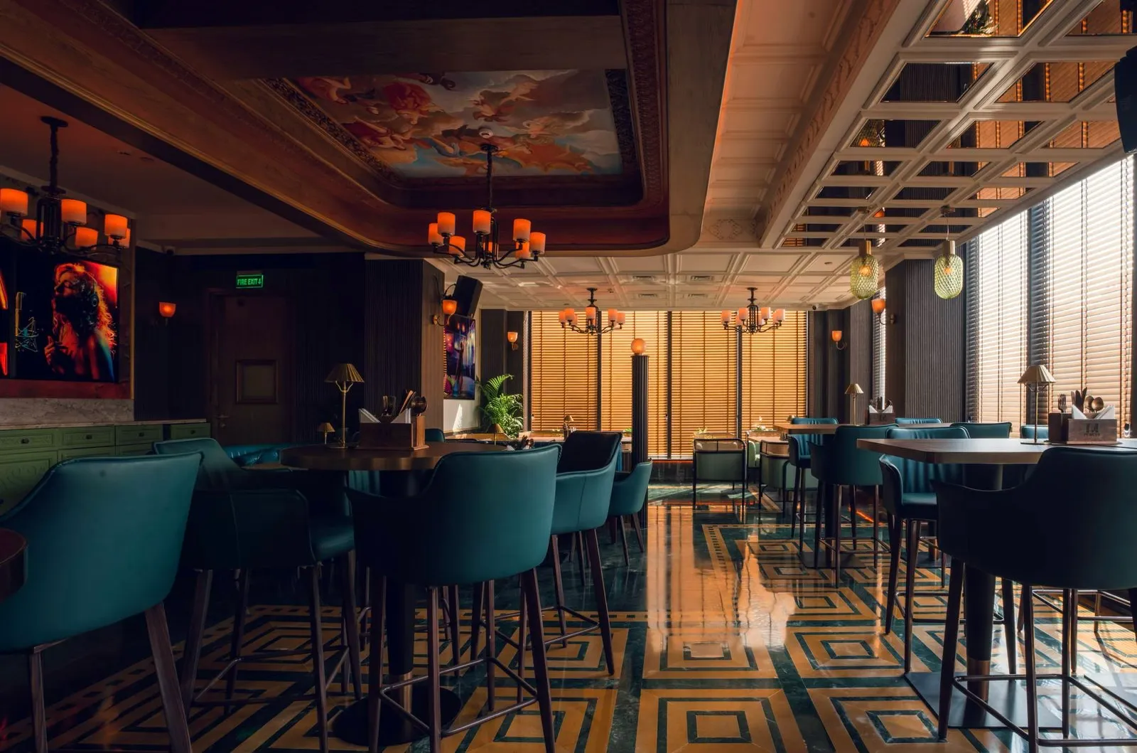 Porche  A Luxury Dining Bar Experience 2