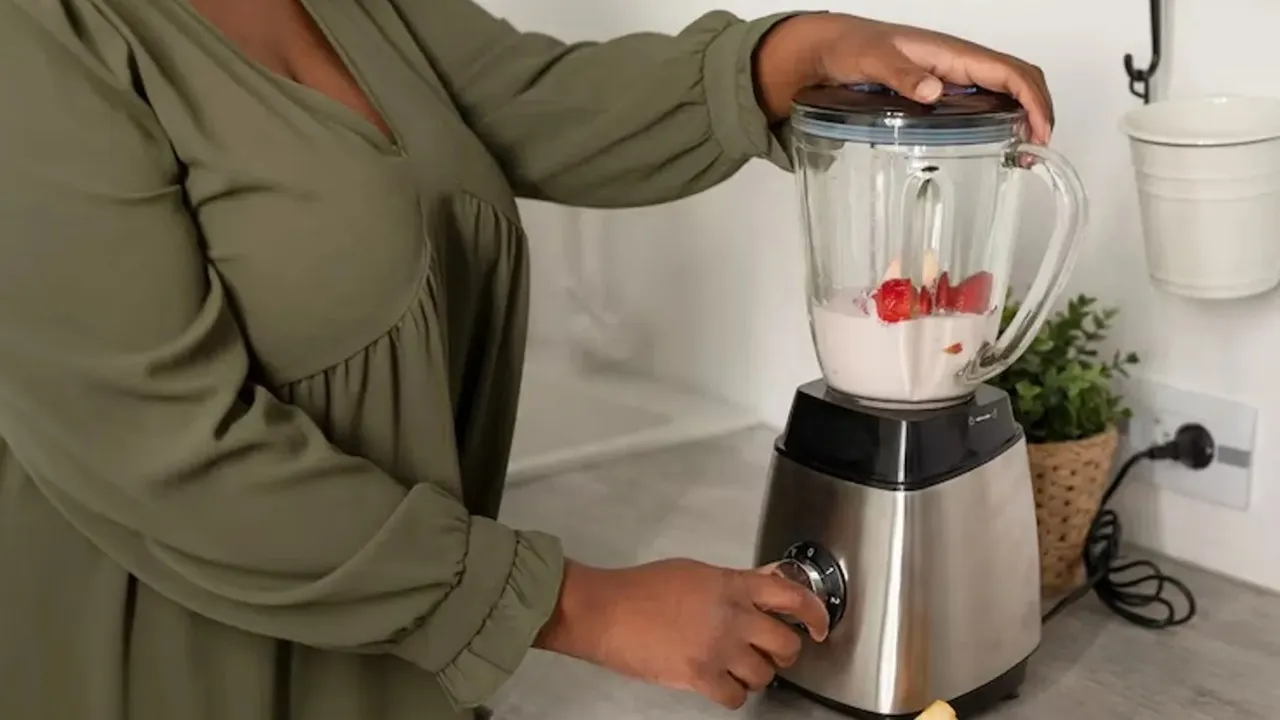 Mixer Cleaning Remedies: জেনে নিন মিক্সার জার পরিষ্কারের ঘরোয়া কায়দা।