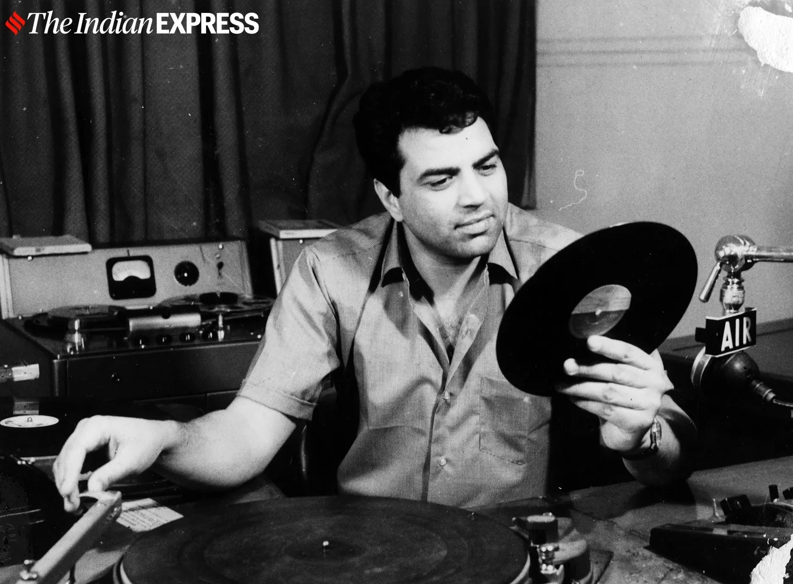 Dharmendra dead: Dharmendra dies at 89