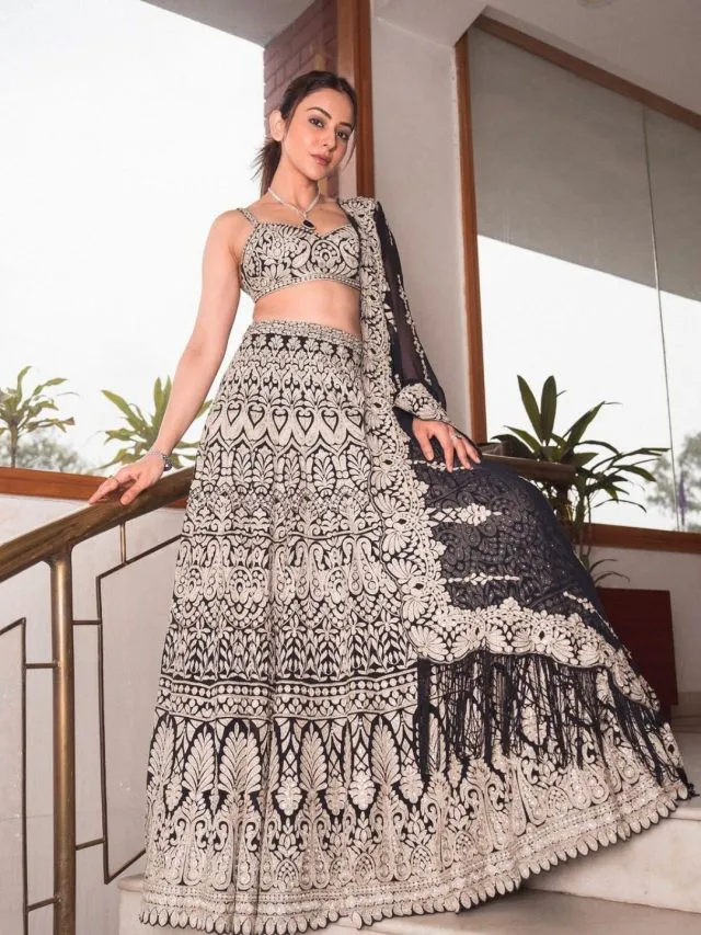 રકુલ પ્રીત સિંહ જાજરમાન લહેંગામાં સોશિયલ મીડિયા પર છવાઇ