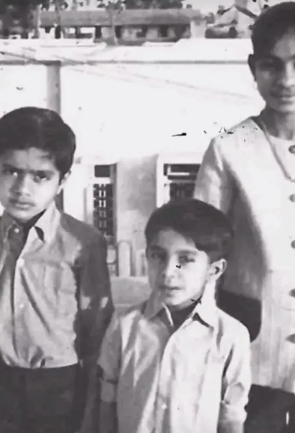 businessmen childhood picture : બિઝનેસમેન મુકેશ અંબાણી (Mukesh Ambani), ગૌતમ અદાણી (Gautam Adani), આનંદ મહિન્દ્રા (Anand Mahindra), રતન ટાટા (Ratan Tata) અને અજીમ પ્રેમજી (azim premji) ની બાળપણની તસવીર.