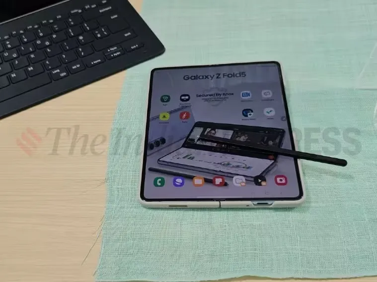 Samsung Galaxy Z Fold 5