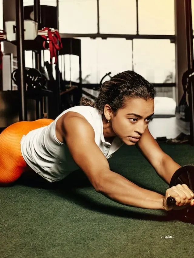 Ab wheel rollout(unsplash)