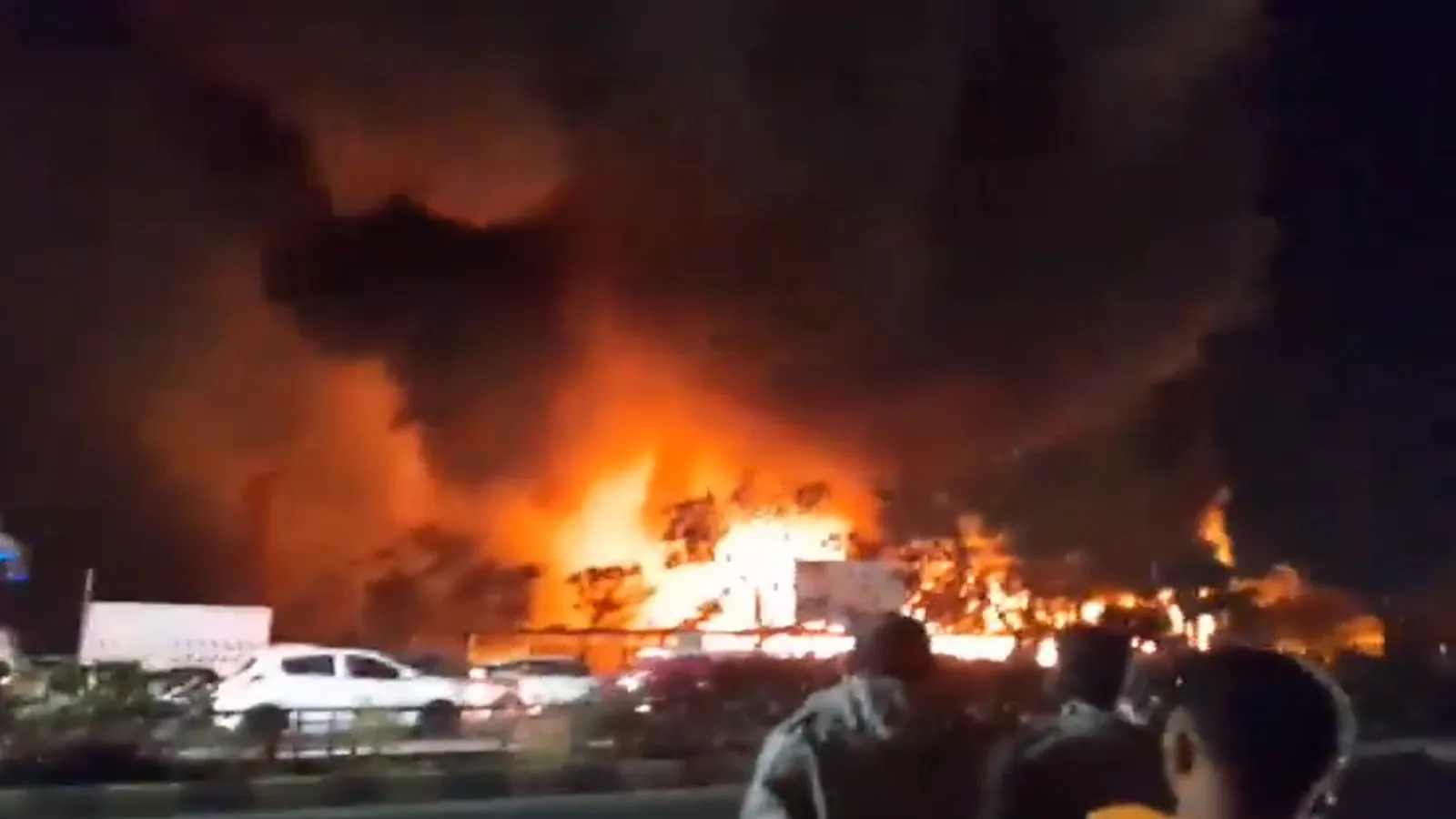 Reliance mall big fire, reliance mall major fire, jamnagar reliance mall fire,