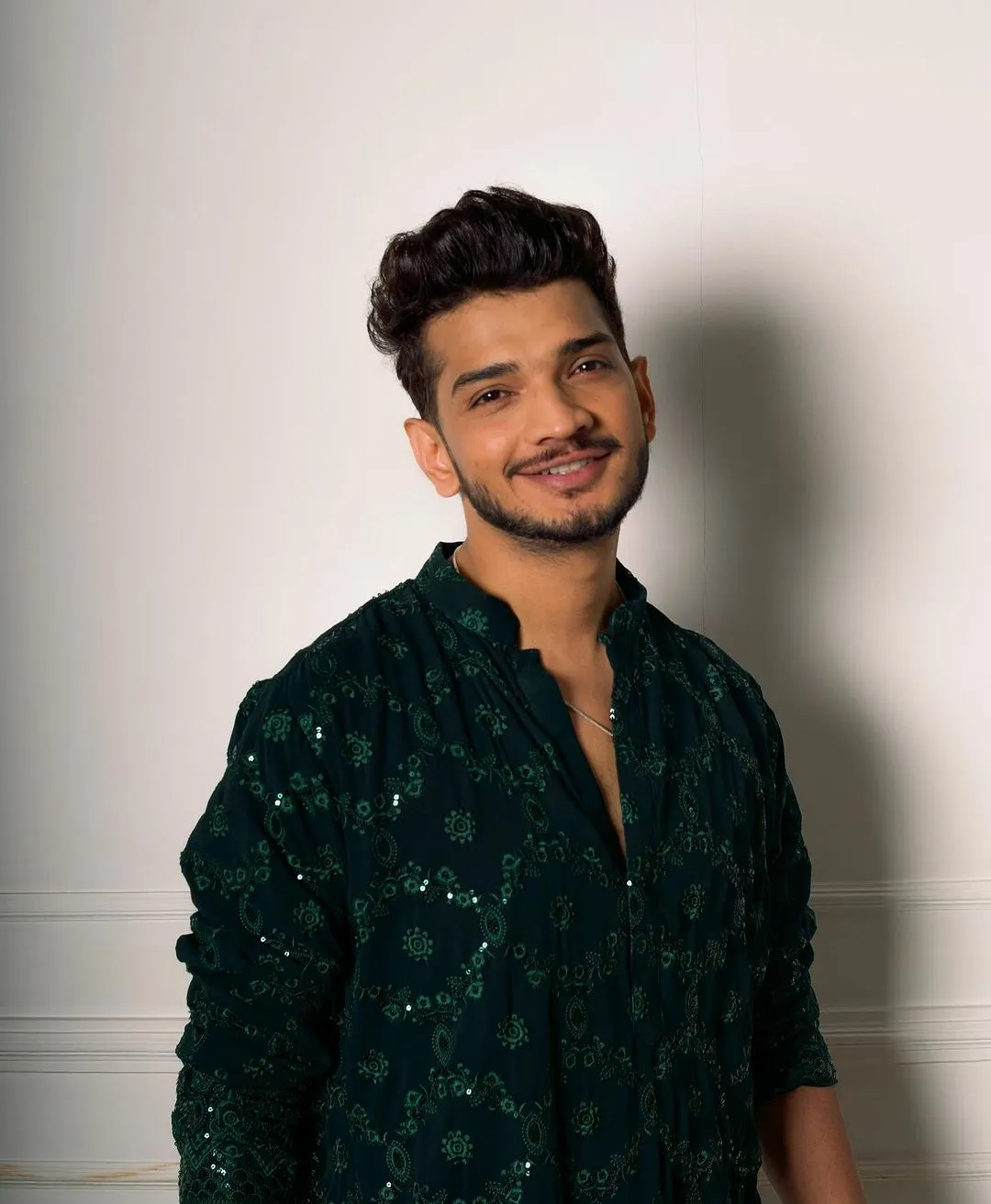 Bigg Boss winner 17 Munawar Faruqui deatined in hookah bar case, મુનવ્વર ફારૂકી મુંબઇ પોલીસના સકંજામાં