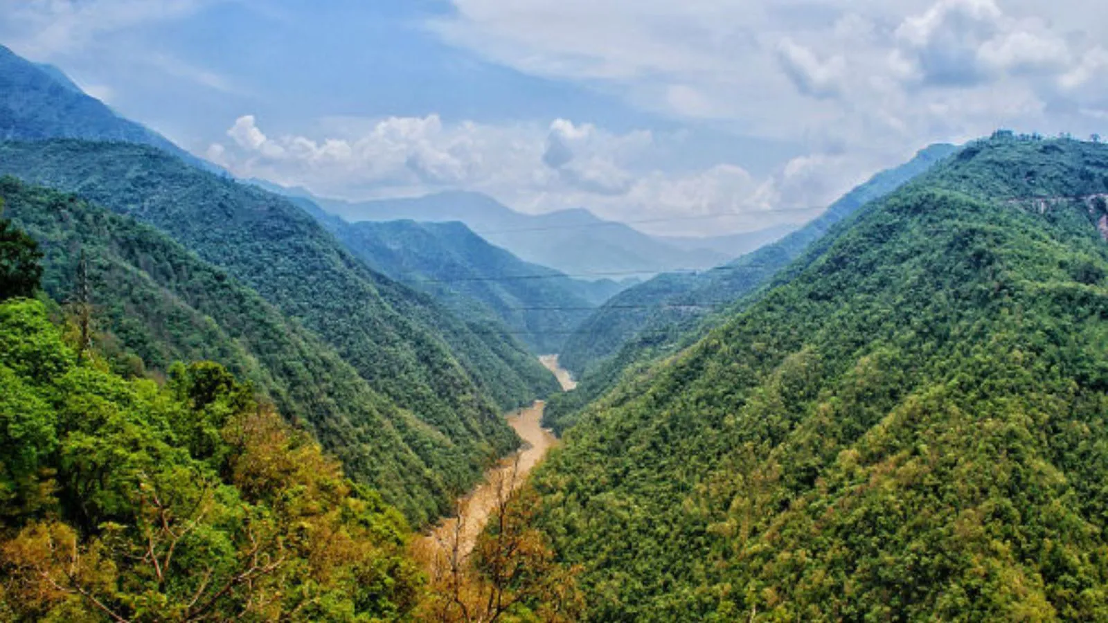 tamia famous tourist places | tamia patalkot | tamia | famous tourist places near gujarat | famous tourist places madhya pradesh | famous tourist places in summer | summer vacation places in india | madhya pradesh famous tourist places